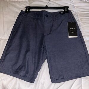 New NWT RVCA Boy's Back In Solid Hybrid 17" Pockets Size 26
